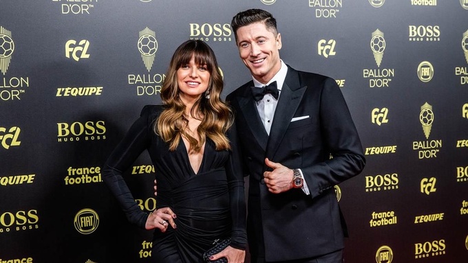 Lewandowski xứng đáng với Quả Bóng Vàng 2021 hơn Messi.