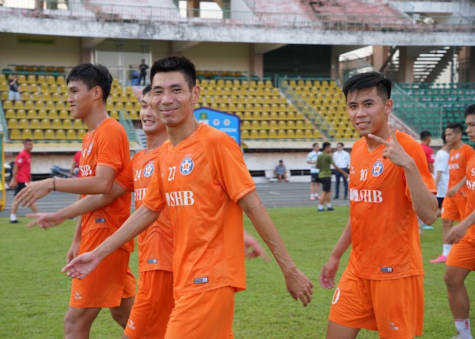 Các cầu thủ SHB Đà Nẵng đã có mặt tại sân Cao Lãnh để chuẩn bị cho giải đấu. Ảnh: Phi Hải