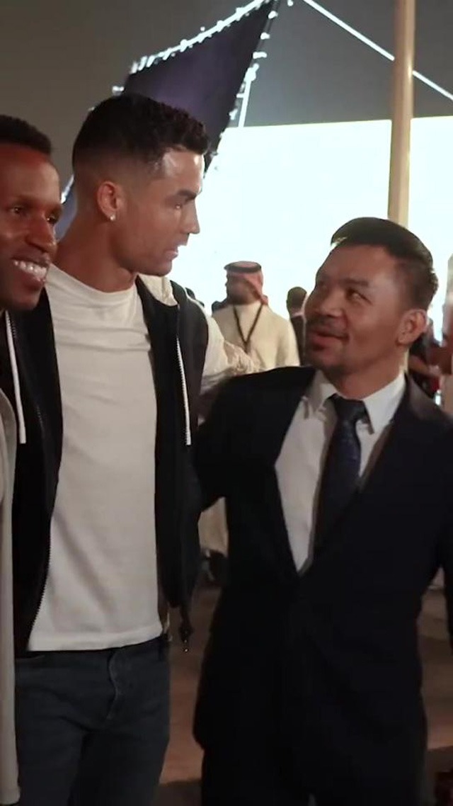 Ronaldo xin chụp ảnh cùng Manny Pacquiao  