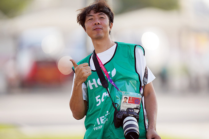 Nhiếp ảnh gia Ngô Trần Hải An tại VCK World Cup 2022 ở Qatar.