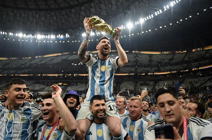 Không chỉ là cùng ĐT Argentina đăng quang, Messi còn là ngôi sao sáng nhất gồng gánh cả tập thể tới vinh quang
