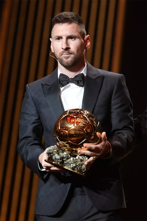 Messi giành Quả Bóng Vàng thứ 8 trong sự nghiệp