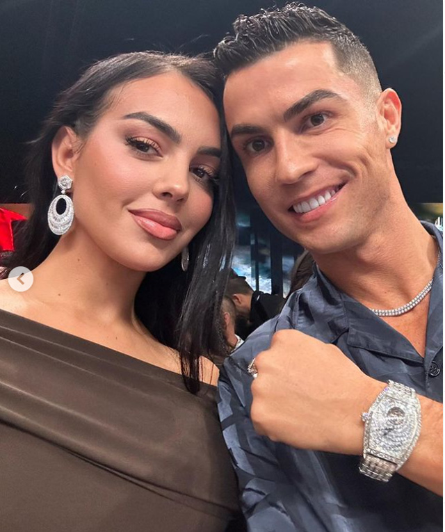 Ronaldo khoe siêu đồng hồ trị giá 1,5 triệu euro
