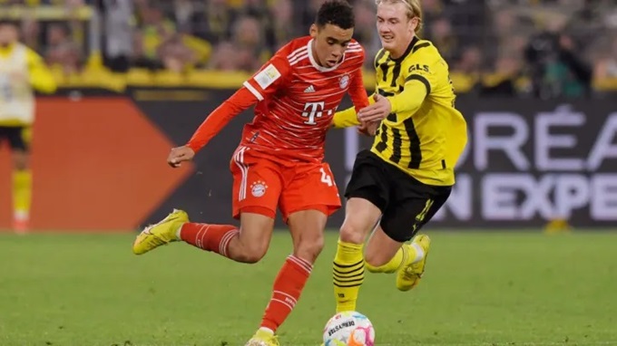 Musiala và Brandt, hai tiền vệ mang tới đột biến cho Bayern và Dortmund.