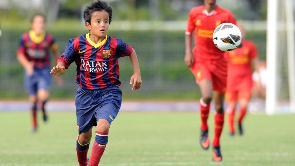 Kubo từng chơi cho đội trẻ của Barca