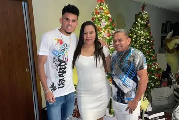 Cha mẹ của Luis Diaz đã bị bắt cóc và mới chỉ mẹ của anh được giải cứu