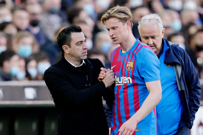 Sự vắng mặt của De Jong đang khiến Barca sa sút.