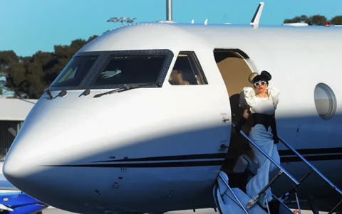 Newcastle đã thuê một chiếc máy bay riêng mà không biết rằng nó từng được Lady Gaga sử dụng