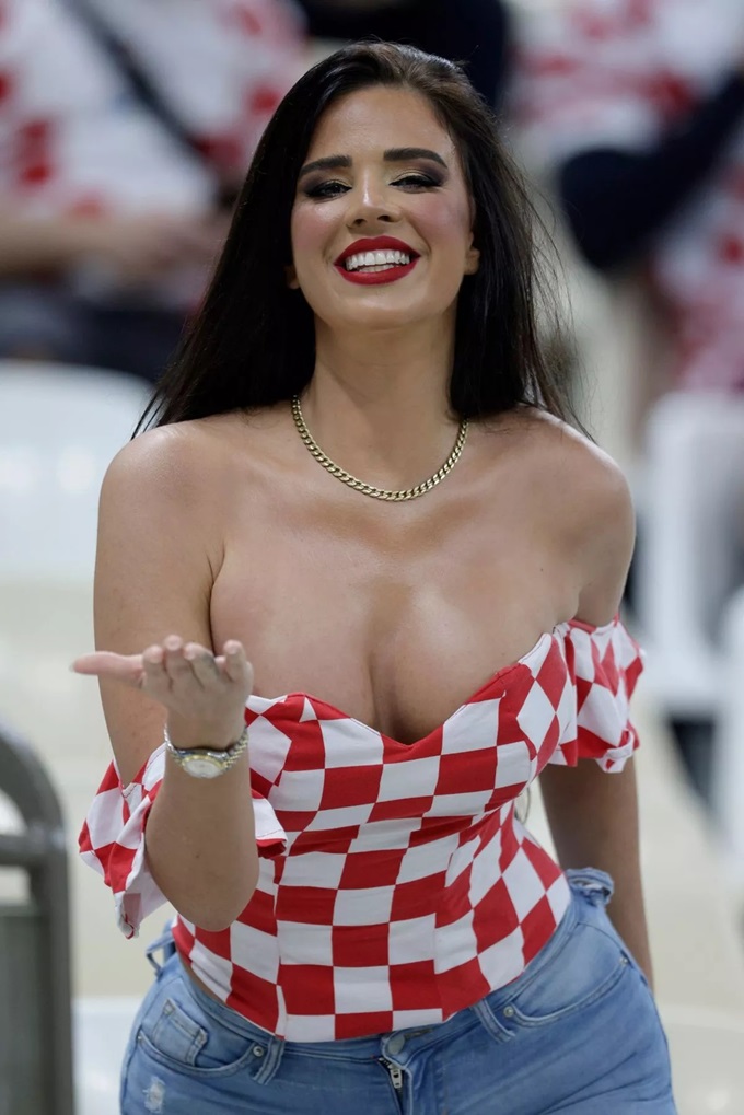 Ivana Knoll là fan ruột của ĐT Croatia.