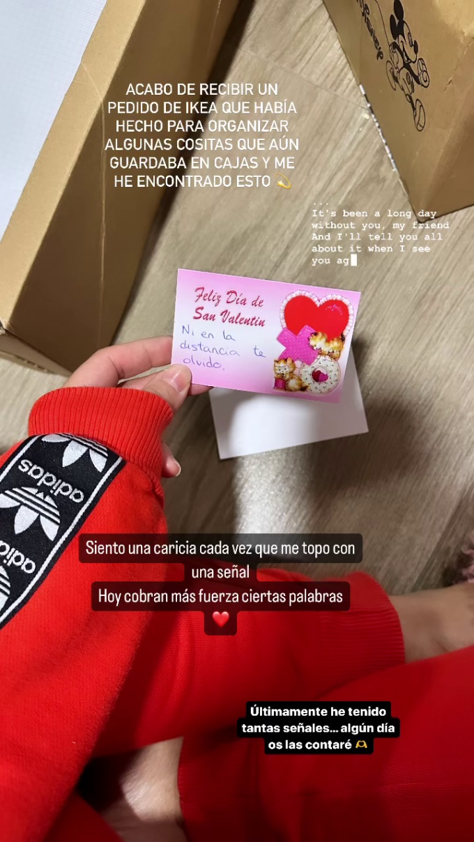 Noelia chia sẻ hình ảnh tấm thiệp chồng tặng vào dịp lễ Tình nhân mà cô mới tìm thấy