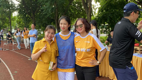 HLV Mai Đức Chung, Thanh Nhã tham gia trận bóng đá giao hữu “Tô cam Giấc Mơ”