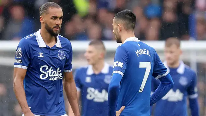 Everton đã tụt xuống vị trí thứ 19 sau khi bị trừ 10 điểm
