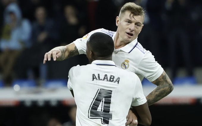 Liệu Kroos hay Alaba sẽ được chọn để trám vào vị trí pivot của Real Madrid?