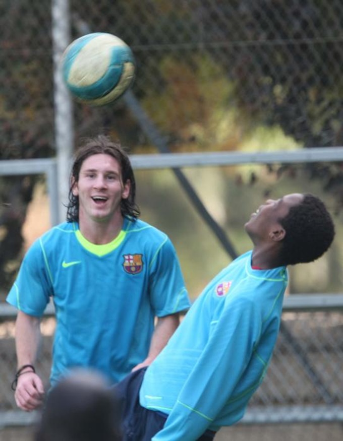 Messi vui đùa cùng cậu bé Marcus Thuram