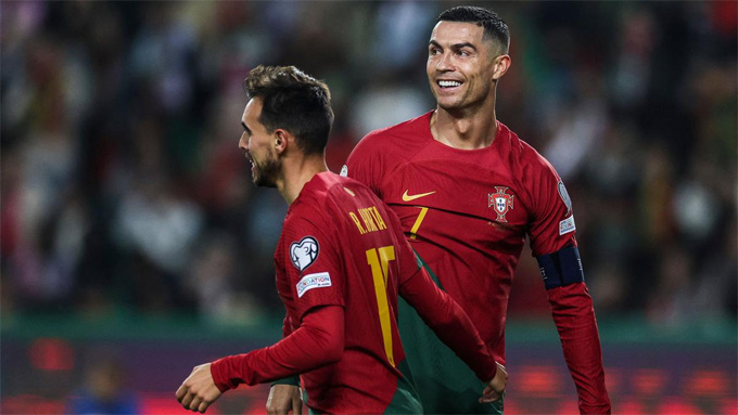 Bồ Đào Nha toàn thắng cả 10 trận vòng loại lần đầu tiên trong lịch sử