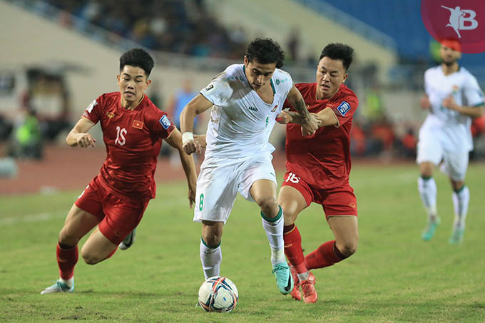 Trước một Iraq mạnh hơn, không bất ngờ khi đội tuyển Việt Nam phải ở thế chống đỡ đối thủ xuyên suốt phần lớn thời gian thi đấu