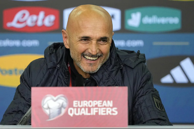 HLV Spaletti đã giúp Italia thoát khỏi nỗi ám ảnh play-off