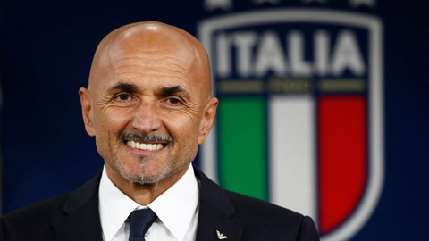 Italia thoát ám ảnh play-off nhờ 'thần tài' Spaletti