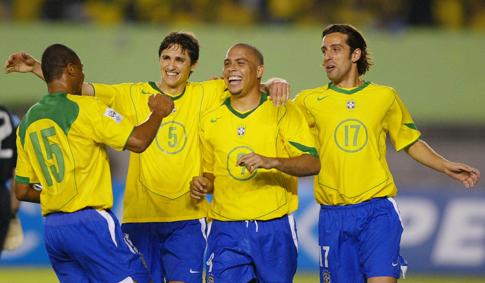 Ronaldo và các đồng đội đánh bại Argentina ở vòng loại World Cúp 2002