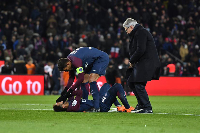 Chỉ sau 6 tháng tới PSG, Neymar đã dính chấn thương rất nặng