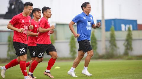 HLV Phùng Thanh Phương ra sân dẫn dắt CLB TP.HCM