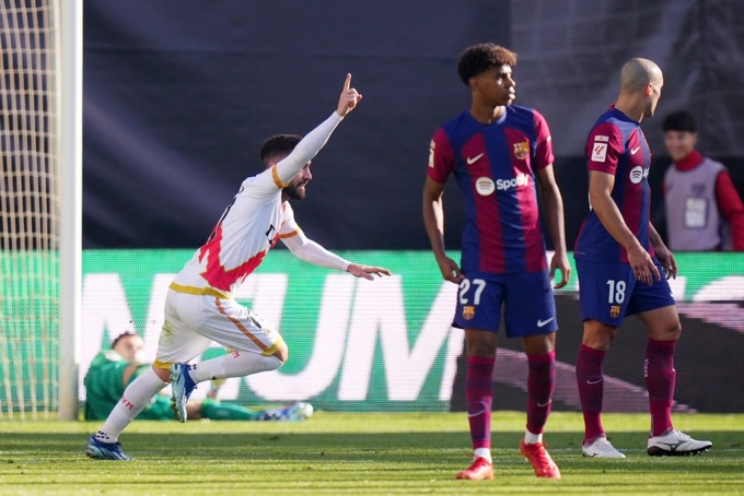 Hàng thủ Barca thường mất tập trung và để đối thủ ghi bàn trước.