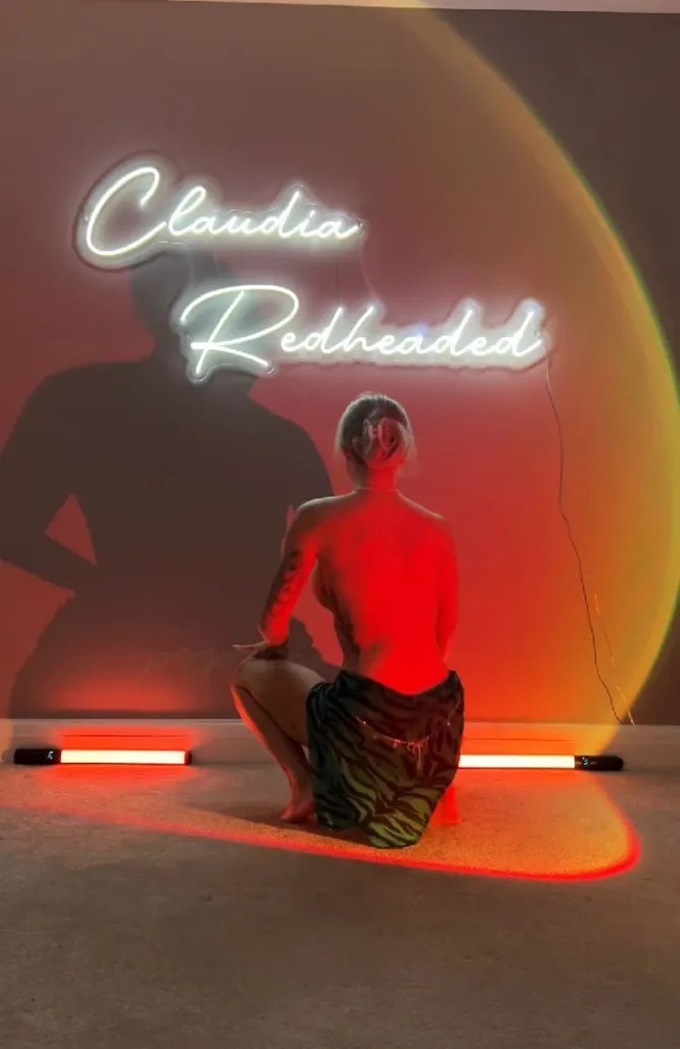 Claudia gây sốt khi đăng clip lên Instagram