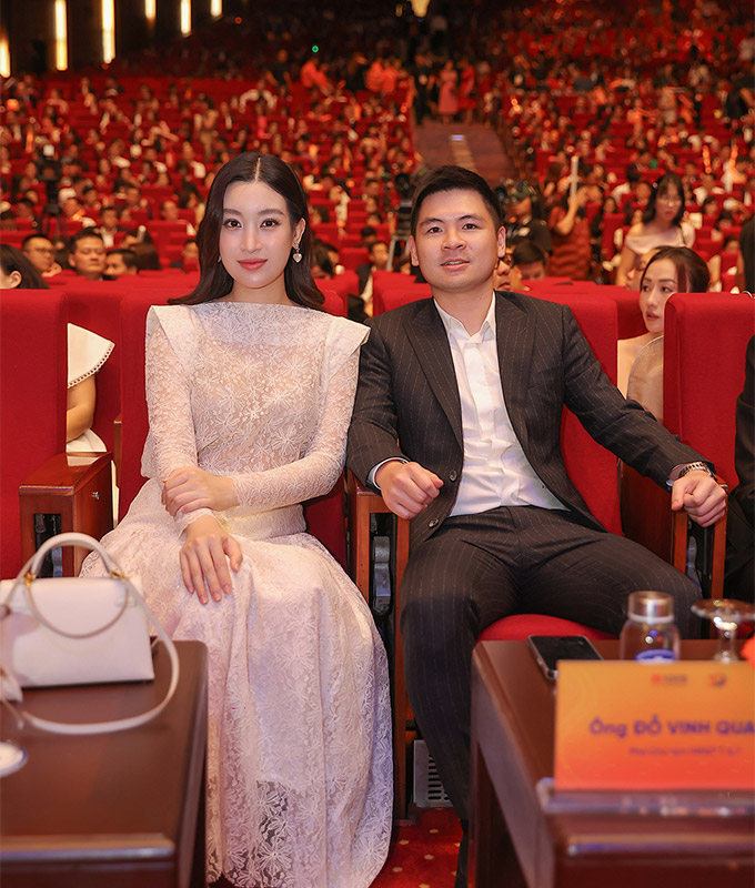 Đỗ Mỹ Linh đang cuộc hôn nhân đầy viên mãn bên ông xã Đỗ Vinh Quang 