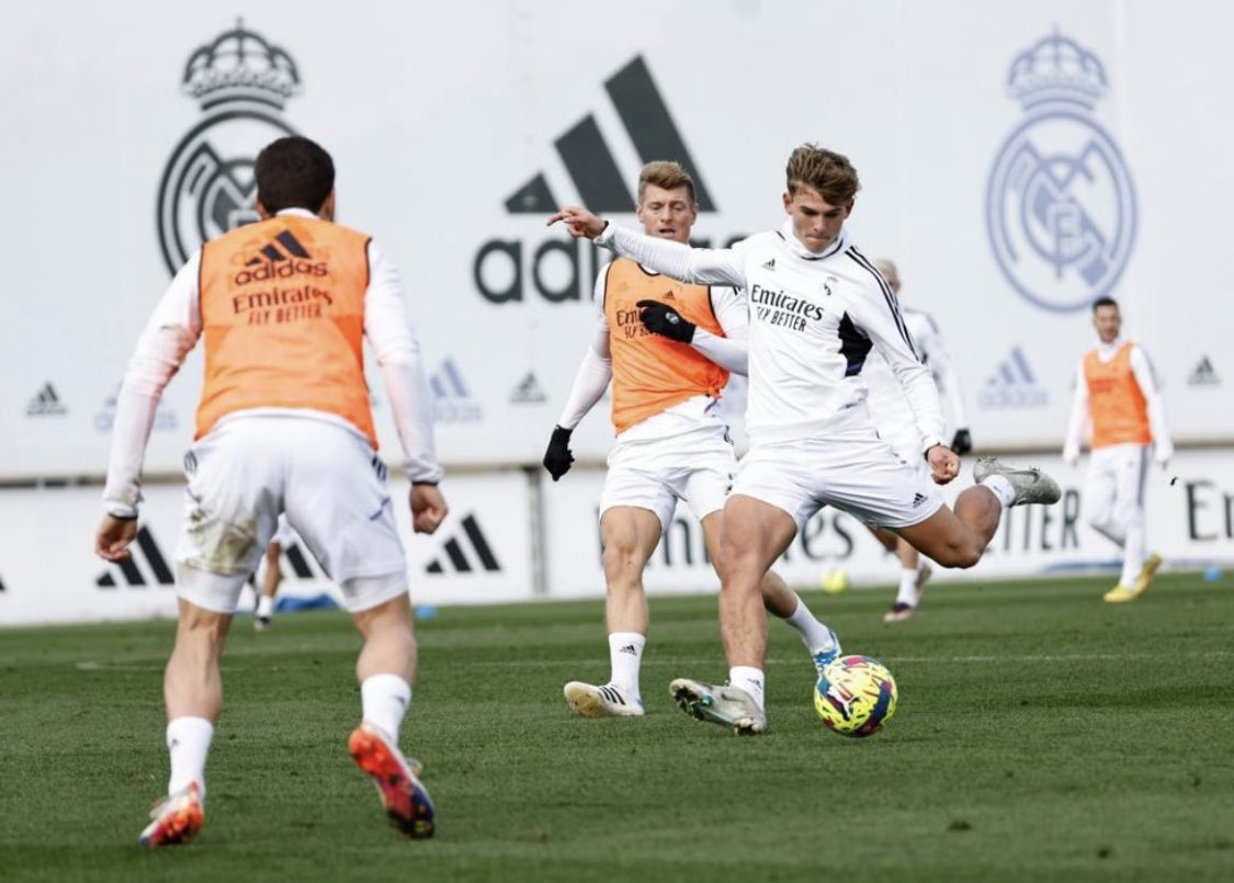 Đội trẻ của Real có nhiều tài năng như Nico Paz, Gonzalo, Mario Martin, Theo Zidane.