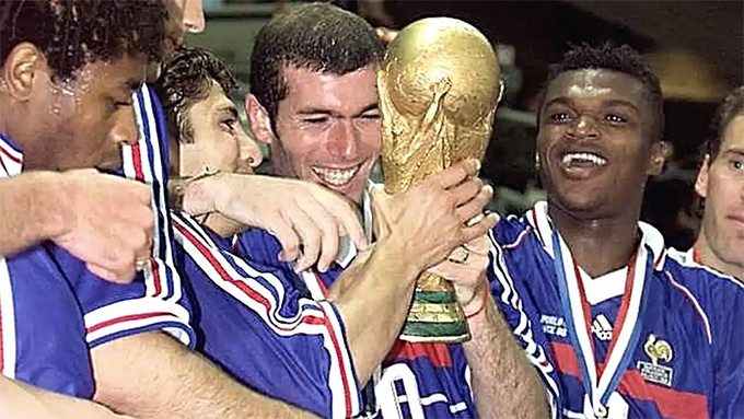 Zidane xem đây là khoảnh khắc đỉnh nhất trong sự nghiệp - VĐTG cùng ĐT Pháp năm 1998