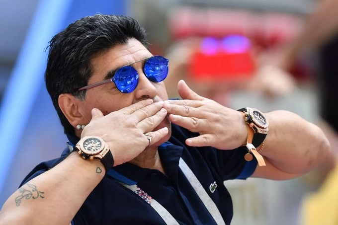 Diego Maradona cũng có đời sống tình dục buông thả