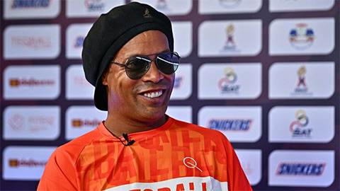 Ronaldinho mong Mbappe gia hạn và giành bóng vàng cùng PSG
