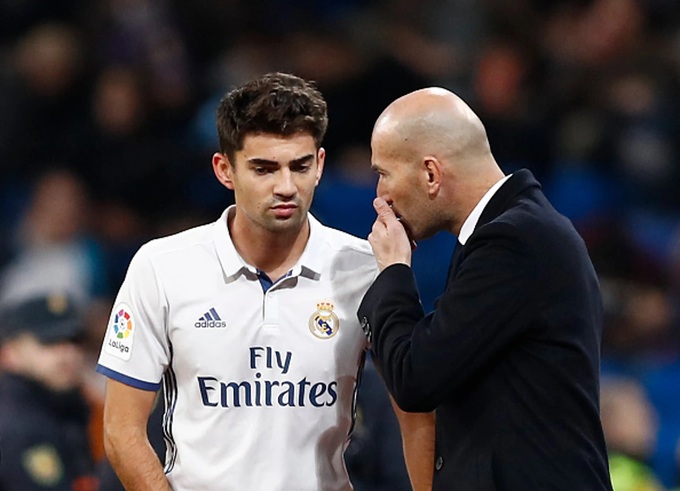 Dù được ông bố bảo kê và có khởi đầu hứa hẹn, Enzo Zidane vẫn phải dạt khỏi Real Madrid