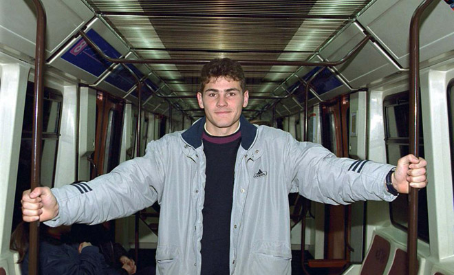 Giả nghèo xin đội trưởng 30 euro đi taxi, nhưng Casillas nhanh trí đi tàu điện ngầm cho rẻ