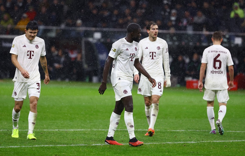 Sau 1500 ngày, Bayern Munich mới lại bị Eintracht Frankfurt vùi dập 5-1.