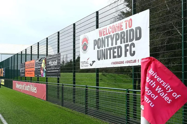 Pontypridd United bị trừ tới 141 điểm