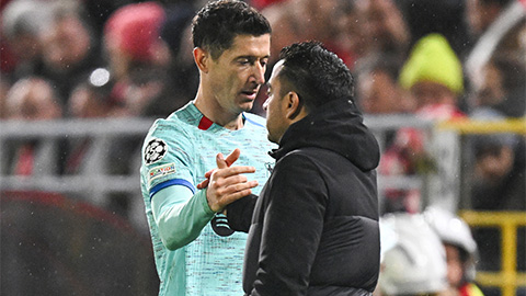  HLV Xavi không trách 'tội đồ' khiến Barca thất thủ trước Antwerp