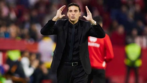 Sevilla sa thải HLV Diego Alonso sau 67 ngày