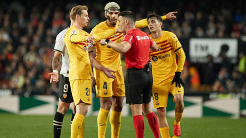 Xavi thất vọng, tiết lộ phản ứng của dàn sao Barca khi 3 trận liền không thắng