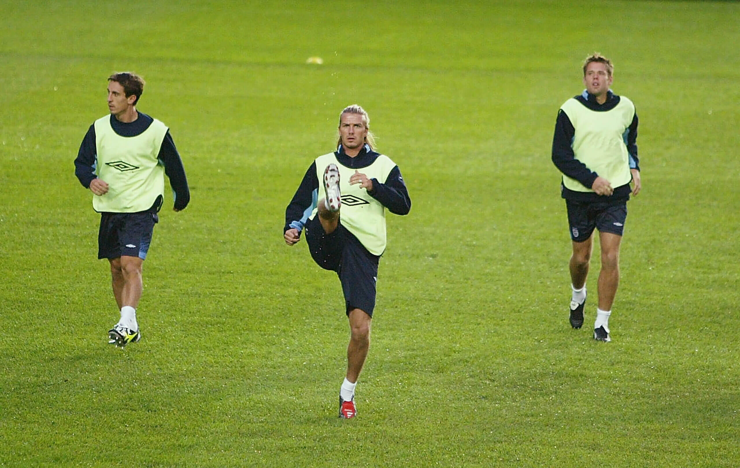 Gary, Beckham tập luyện chuẩn bị cho trận đấu với Thổ Nhĩ Kỳ