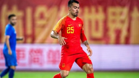 Cựu sao Arsenal rời ĐT Trung Quốc vì mâu thuẫn với Wu Lei