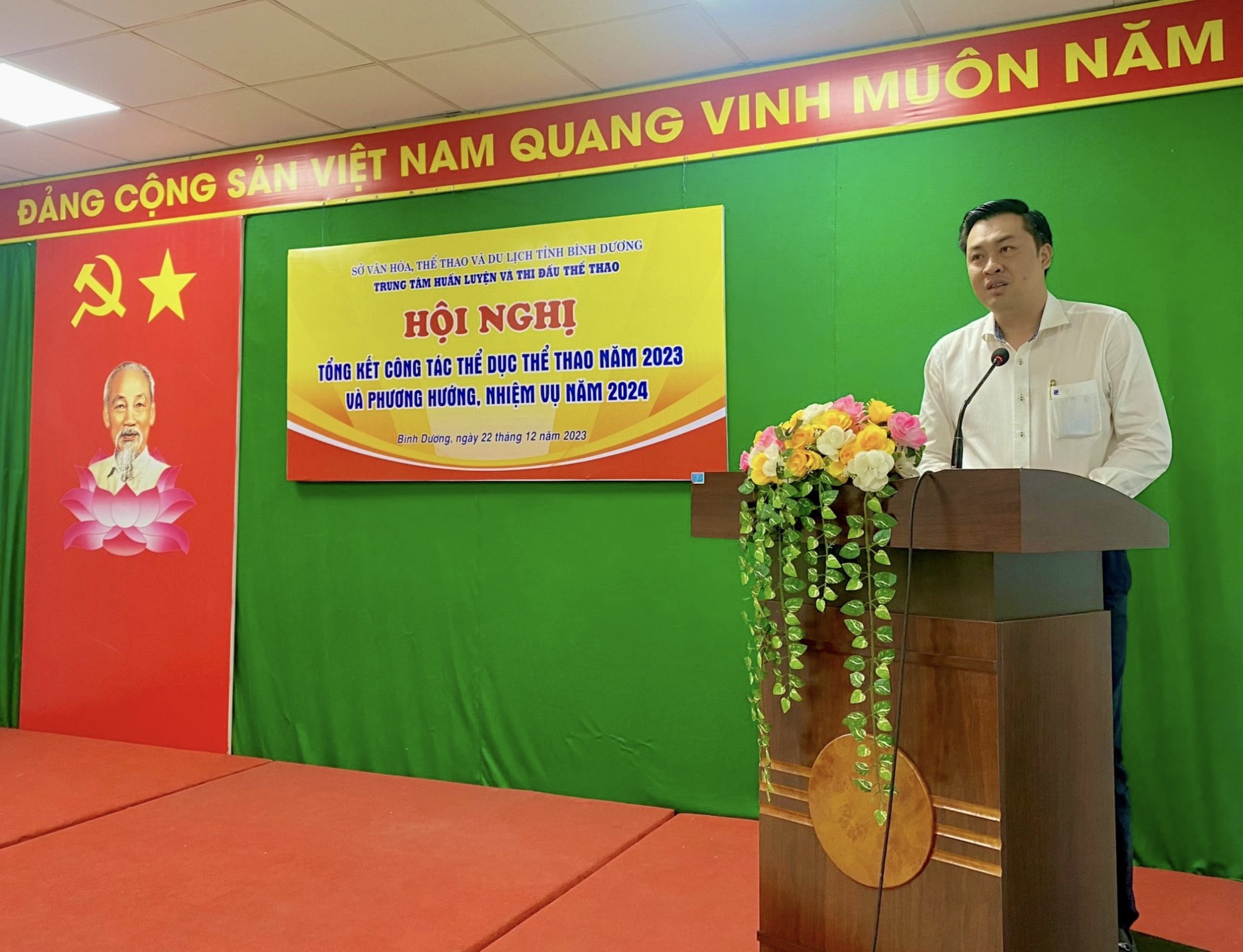 Ông Cao Văn Chóng - Phó Giám đốc Sở Văn hóa, Thể thao và Du lịch tỉnh Bình Dương phát biểu chỉ đạo hội nghị
