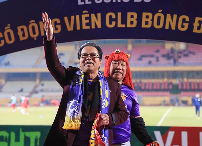 NSND Trần Nhượng làm Chủ tịch Hội CĐV CLB Hà Nội - Ảnh: Hà Nội FC 