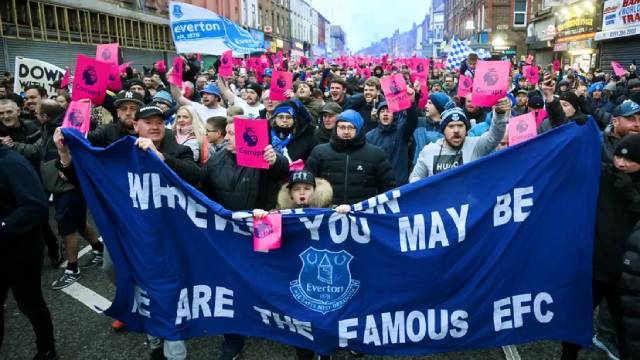 CĐV Everton phản đối án phạt cho CLB của họ
