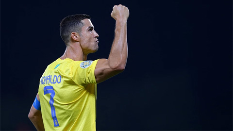 Ronaldo chạm mốc 1000 trận đấu cấp CLB
