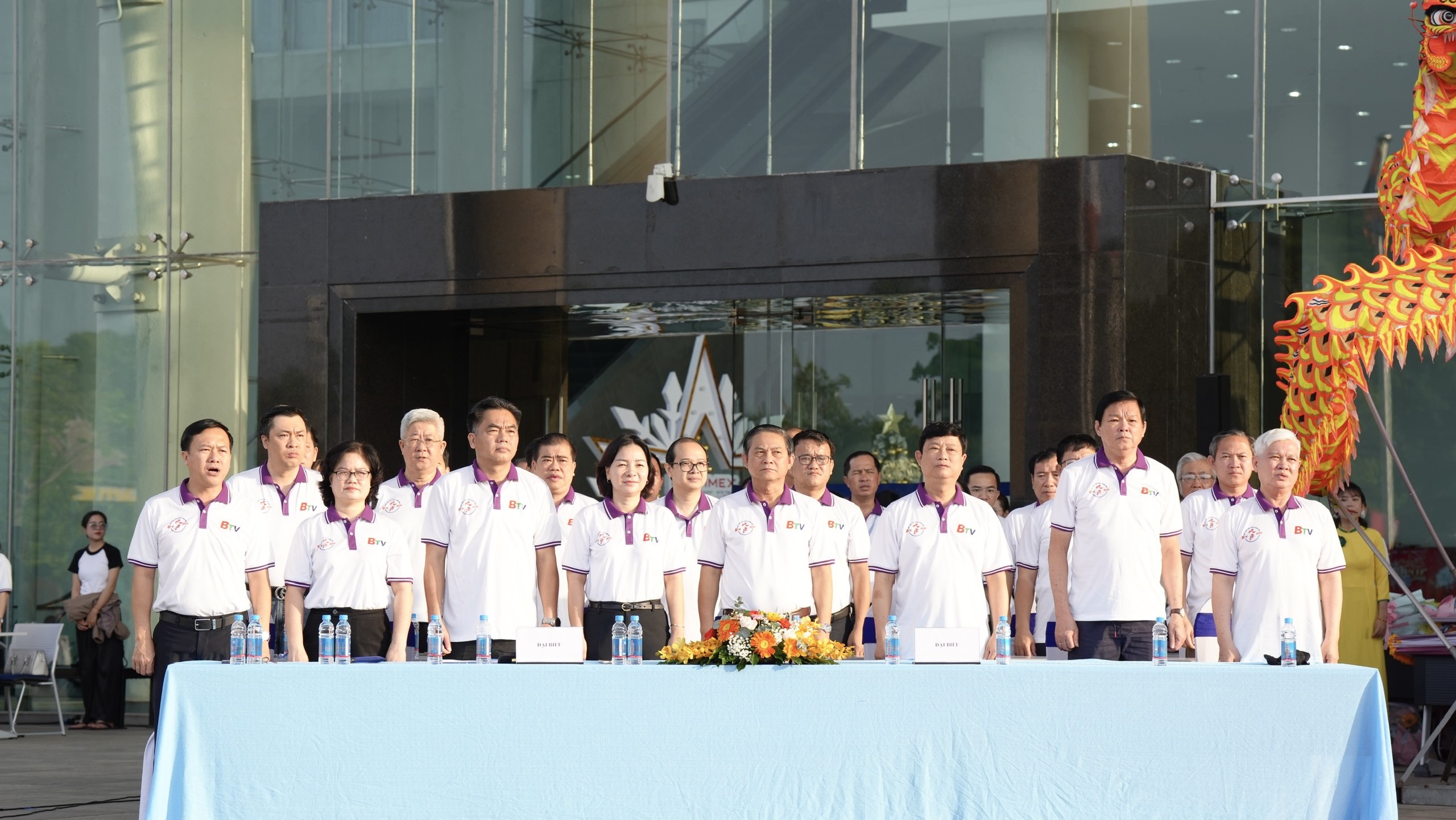 Lãnh đạo tỉnh cùng lãnh đạo Sở, Ban Ngành dự Lễ khai mạc Giải Việt dã chào năm mới BTV lần thứ 25 - năm 2024