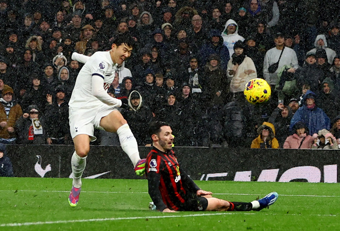 Son Heung-min ghi bàn nâng tỷ số lên thành 2-0 ở trận Tottenham vs Bournemouth