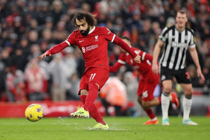 Salah đá hỏng 1 quả penalty nhưng sau đó đã thành công ở lần thứ 2