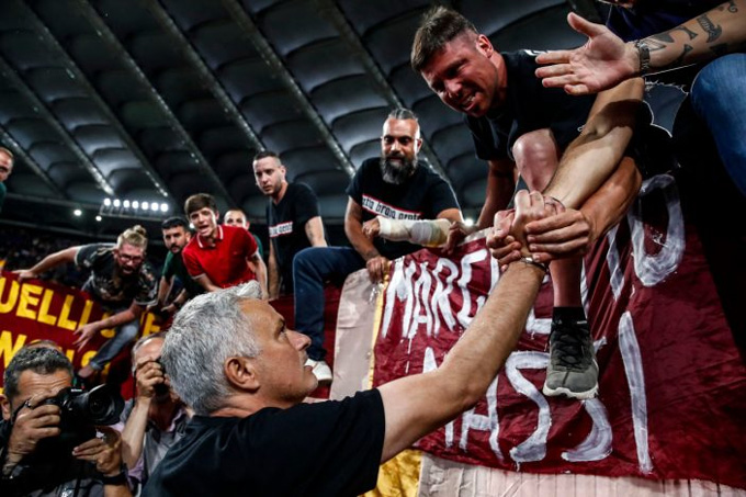 Mourinho vẫn muốn gắn bó với Roma