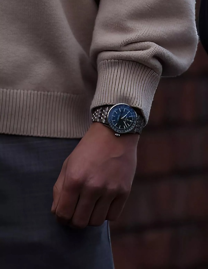Chiếc đồng hồ trên tay Haaland có giá 7500 bảng